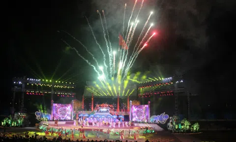 “Khúc hát ân tình” chào tạm biệt Festival Huế 2018 